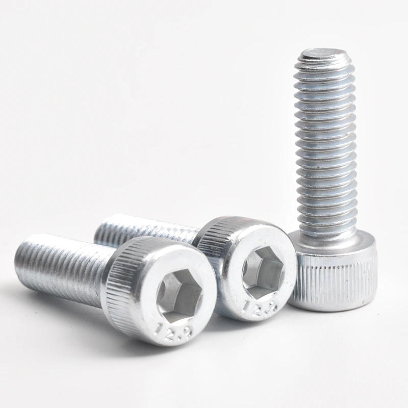 ¿Cuáles son las aplicaciones específicas de los tornillos de tapa de la cabeza del zócalo hexagonizado galvanizado?
